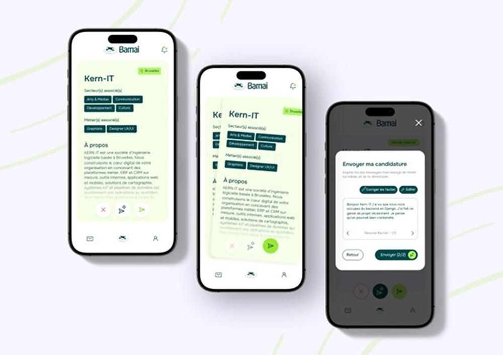 Présentation de trois écrans de smartphone affichant l'interface utilisateur d'une application mobile de messagerie et de chatbot.